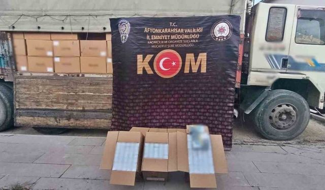 Polis 4 milyon 100 bin adet sahte bandrollü boş makaron ele geçirdi