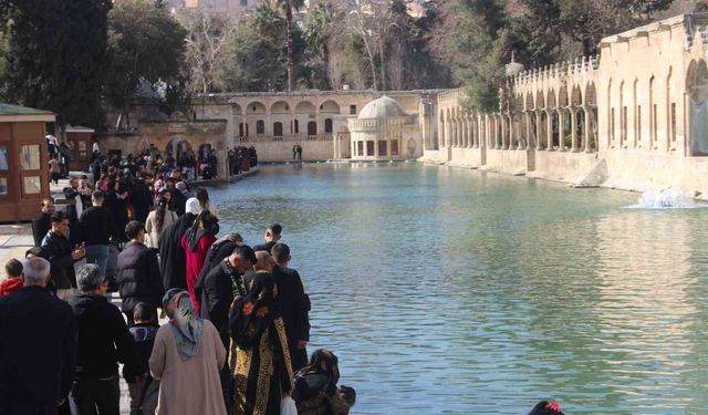 Ramazan ayında Balıklıgöl'e ziyaretçi akını