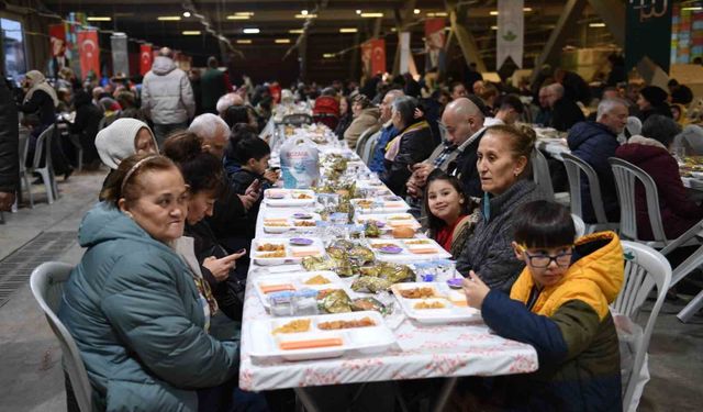 Ramazan'ın bereketi 1050 konutlar'da paylaşıldı