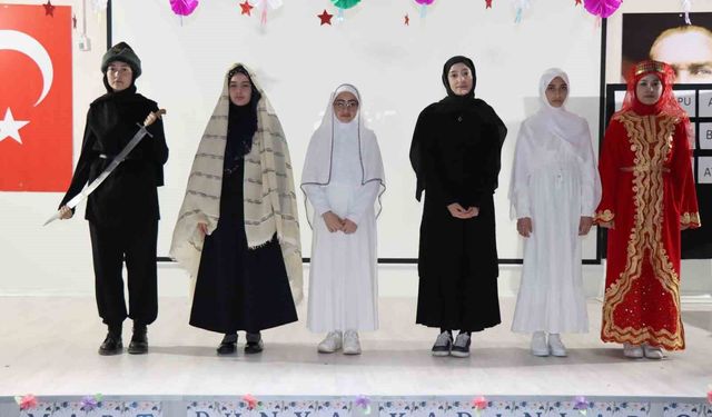 Şehit Recep Gündüz Anadolu İmam Hatip Lisesi'nden 8 Mart Dünya Kadınlar Günü programı