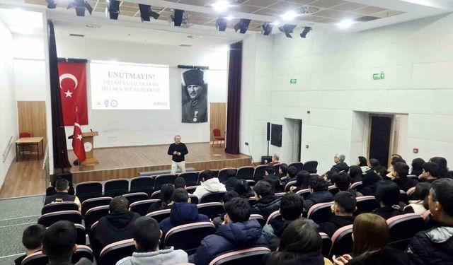 Selçuk'ta lise öğrencilerine güvenli internet semineri