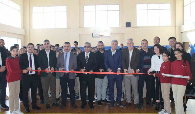 Serik'te 'ebru, hat ve naht' sanat sergisi açıldı