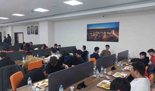 Sincanlı gençlerin ders durağı: Millet kıraathaneleri