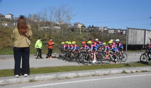 Sinoplu bisikletçilerin şampiyona mesaisi