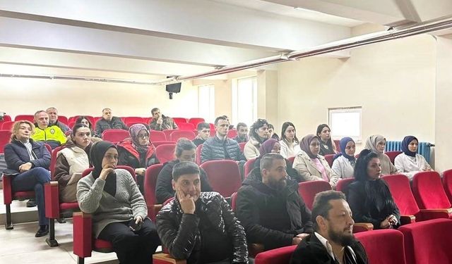 Sinop'ta narkotik ekiplerinden velilere 'zehir' eğitimi