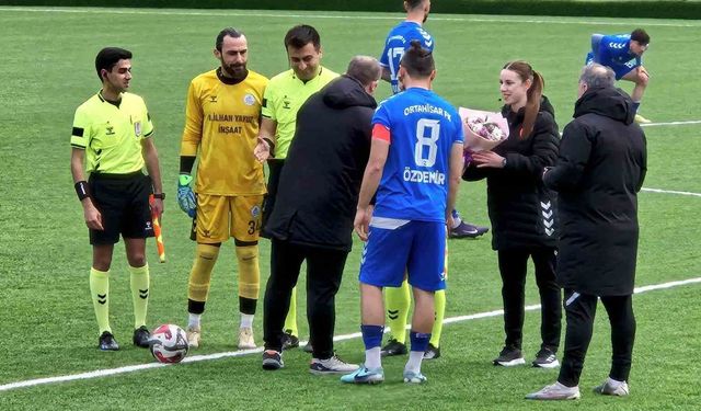 Trabzon'da kadın hakemlere 8 Mart jesti
