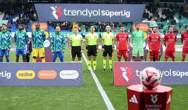 Trendyol Süper Lig: Çaykur Rizespor: 1 - Antalyaspor: 0 (İlk yarı)