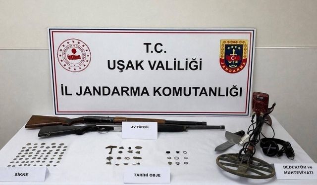Uşak'ta tarihi eser kaçakçıları 63 sikkeyle yakalandı