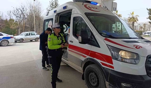 Yakıt almak isteyen iki motosiklet çarpıştı: 1 yaralı