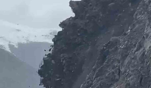 Yüksekova-Van kara yolunda korkutan görüntü