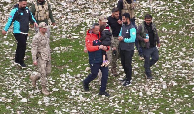 AFAD zamanla yarıştı: Siirt'te kaybolan 3 yaşındaki kız çocuğundan müjdeli haber