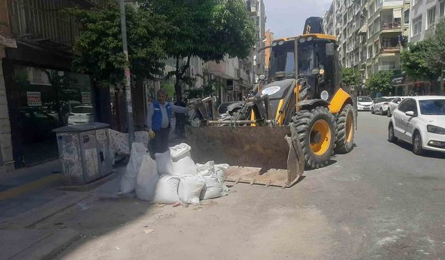 Akdeniz'de moloz ve atık seferberliği sürüyor