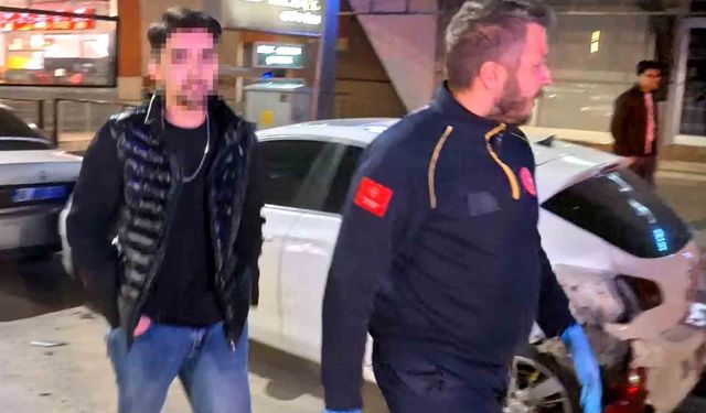 Alkollü halde direksiyona geçti, 3 araca birden çarptı