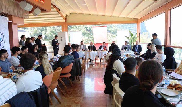 ALKÜ'de öğrenci toplulukları buluştu