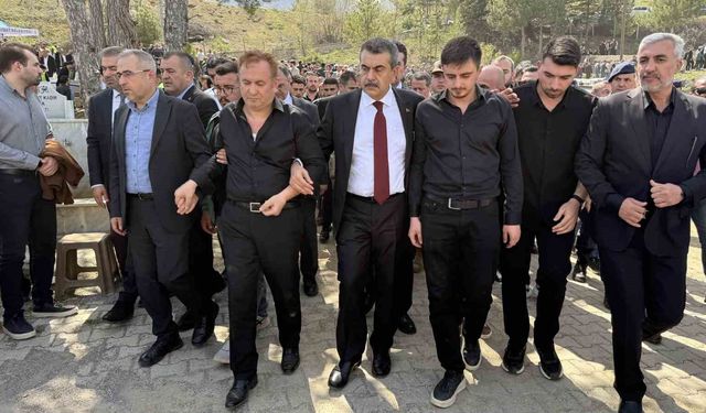 Ayla öğretmenin eşi: 'Gurur duyuyorum, buraya ev yaptıracaktık, cenazesi geldi'