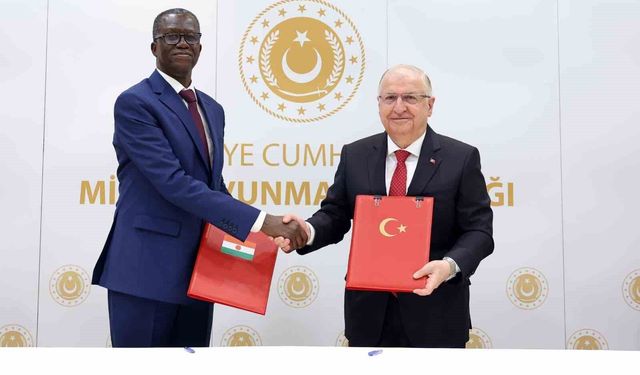 Bakan Güler, Nijer Savunma Bakanı Mody'i askeri törenle karşıladı