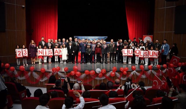 Başkan Büyükkılıç, çocukların bayram sevincine ortak oldu