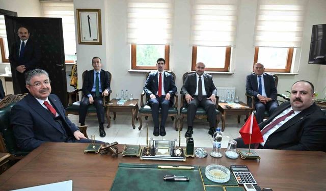 Başkan Harmancı, Vali Yılmaz'a belediye çalışmaları hakkında bilgi verdi