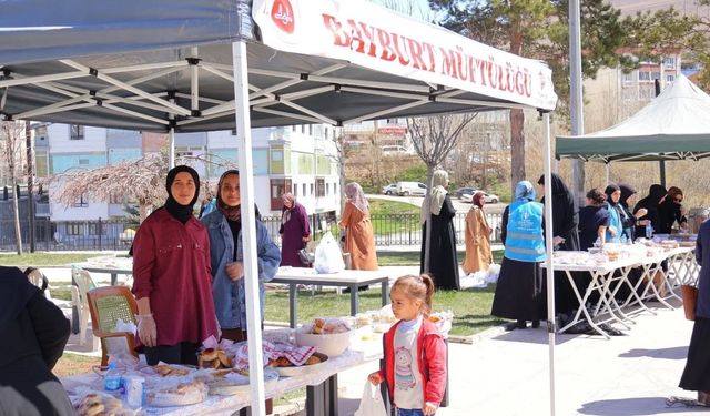 Bayburt'ta evlilik hazırlığındaki gençlere destek için hayır çarşıları açıldı