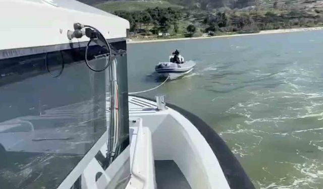 Çanakkale'de sürüklenen bottaki 3 kişi işte böyle kurtarıldı