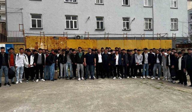 Çermik Belediyesi YKS'ye girecek öğrencileri kampa gönderdi
