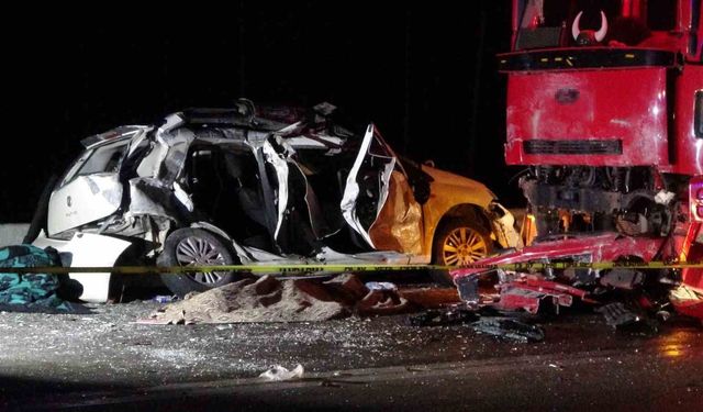 Çocuklarını korumaya çalışırken kazada hayatını kaybeden annenin cenazesi Batman'a gönderildi