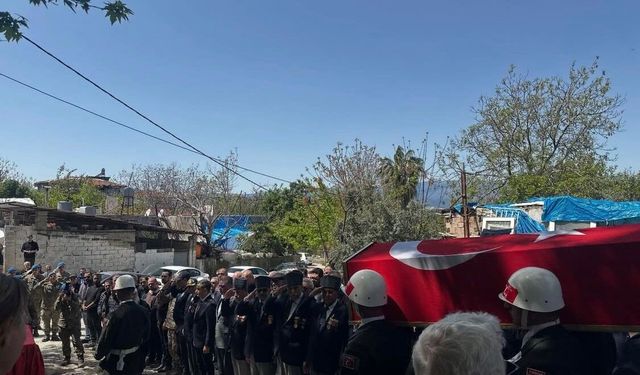 Defne'de Kıbrıs Gazisi son yolculuğuna uğurlandı