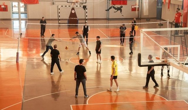Diyadin'de kurumlar arası voleybol turnuvası başladı