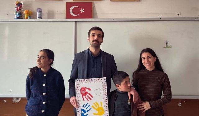 Diyadin'de renkli ellerle farkındalık