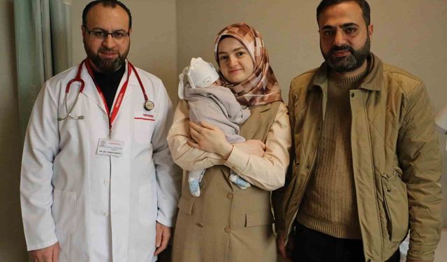 Dünyada 5 binde bir görülüyor: Yemek borusu kapalı doğan bebek, ameliyat ile sağlığına kavuştu