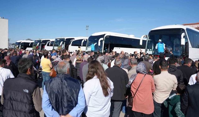 Düzce'de 191 hacı adayı dualarla uğurlandı