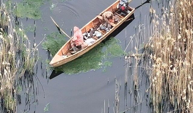 Eber Gölü'nde kaçak avlanan 4 kişi dron ile tespit edildi