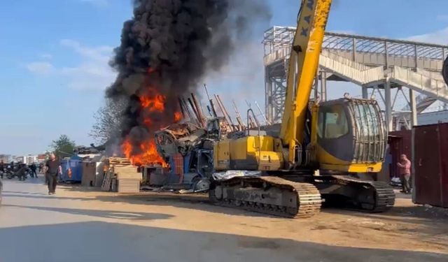 Edirne'de hurdacılar sitesinde çıkan yangın korkuttu