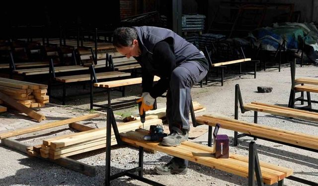 Elazığ Belediyesi atölyelerinde çalışmalar aralıksız sürüyor