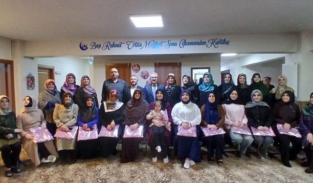 Engelleri aşarak Kuran-ı Kerim'i öğrendiler