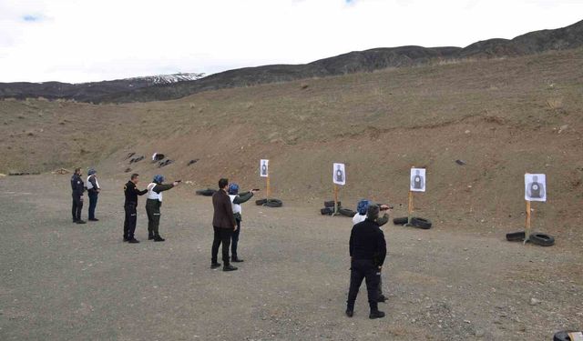 Erzincan'da orman personeline silah kullanımı ve bakımı eğitimi