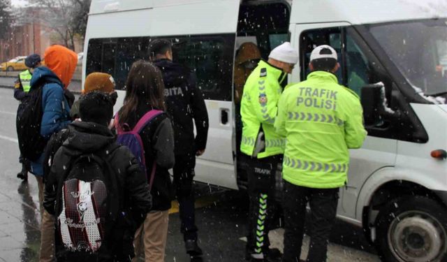 Erzincan'da veliler tepkili: Servis ücretlerine zam