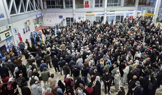 Erzurum'da ilk hac kafilesi dualarla uğurlandı