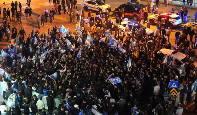 Erzurum'da Süper Lig coşkusu caddelere sığmadı