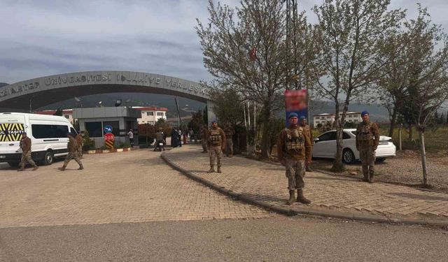 Gaziantep'te 'Huzurlu Okul Önleri' uygulaması: 78 aranan şahıs yakalandı