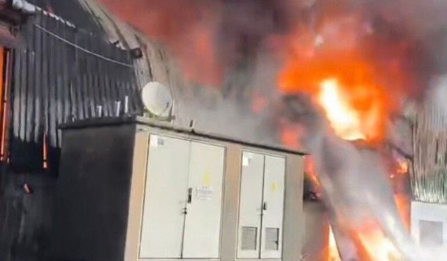 Geri dönüşüm fabrikasında yangın çıktı