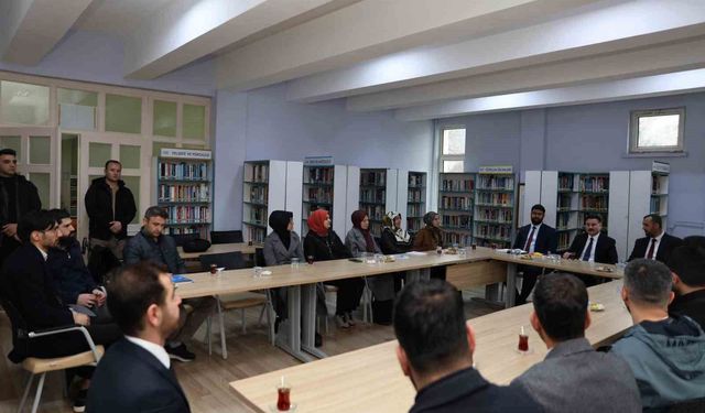 Gökçeada Kaymakamı müftülük personeliyle bir araya geldi