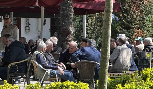 Günler sonra güneşi gören Sakaryalılar soluğu dışarıda aldı