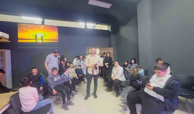 Güroymak MYO'dan özel çocuklar için fotoğraf etkinliği