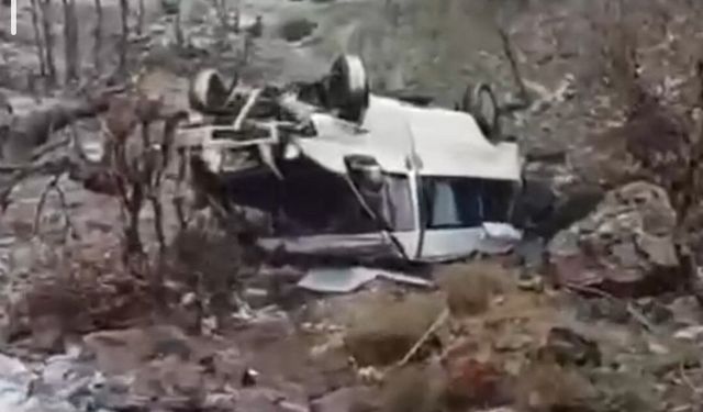 Hakkari'de trafik kazası: 3 yaralı