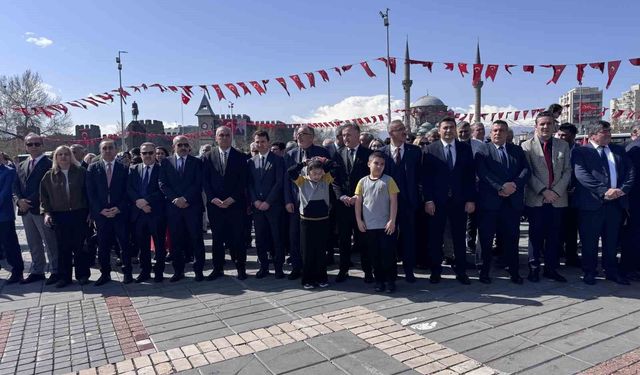 İl Milli Eğitim Müdürü Esen: 'Dün olduğu gibi bugün de güvenli limanlarımız okullarımızdır'