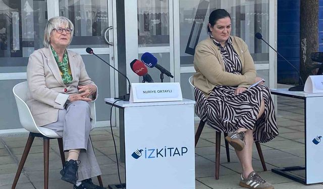 İlber Ortaylı, İzmir'de adını taşıyan kütüphane önünde anıldı