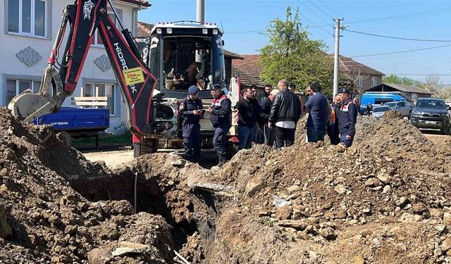 İSKİ'nin altyapı çalışmasında göçük altında kalan şahıs kurtarıldı