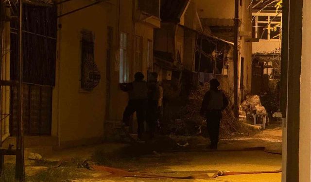 Isparta'da 3 evi kundaklayıp başka bir eve giren yaşlı adam 10 saatte ikna edildi