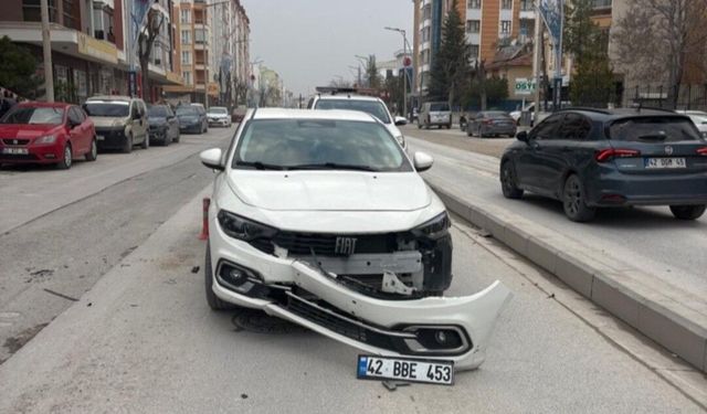 Karapınar'da otomobil ile motosiklet çarpıştı: 1 yaralı